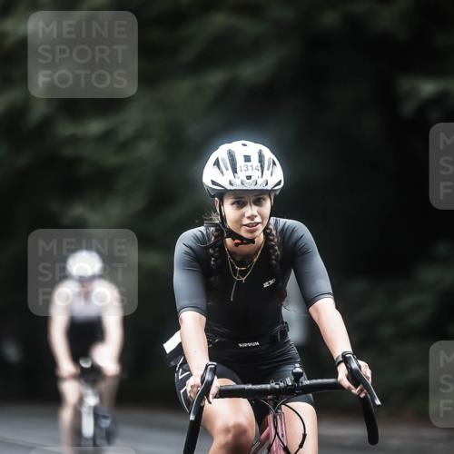 13.09.2026 - Stadtparktriathlon H.Heesch http://msf.ph/oto/10368124 13.09.2026 13:18:57 Radfahren 1237, 1243, 1314, 1363, 1392, 1438, 1442, 1468 meine-sportfotos.de