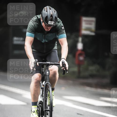 13.09.2026 - Stadtparktriathlon H.Heesch http://msf.ph/oto/10368129 13.09.2026 10:17:14 Radfahren 241, 245, 269 meine-sportfotos.de