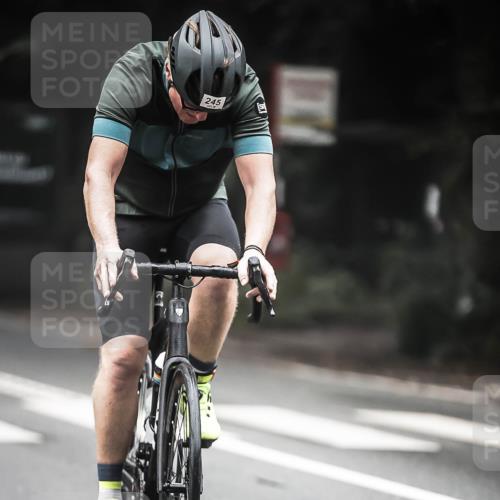 13.09.2026 - Stadtparktriathlon H.Heesch http://msf.ph/oto/10368134 13.09.2026 10:17:14 Radfahren 241, 245, 269 meine-sportfotos.de
