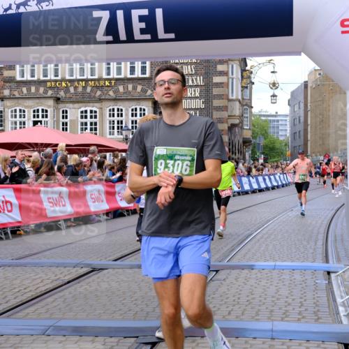 13.09.2026 - 21. swb-Marathon Bremen Tim E. http://msf.ph/oto/10368193 13.09.2026 13:05:15 Ziel 1336, 1712, 2646, 3196, 4729, 5674, 6708, 7538, 7814, 8054, 9306, 9495, 9689, 13187 meine-sportfotos.de