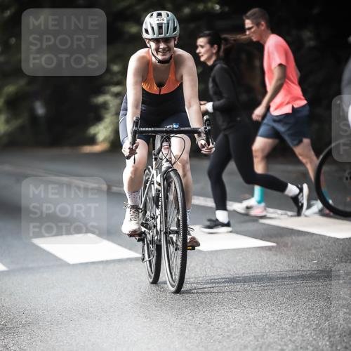 13.09.2026 - Stadtparktriathlon H.Heesch http://msf.ph/oto/10368195 13.09.2026 10:45:53 Radfahren 406, 429, 487, 543, 550 meine-sportfotos.de