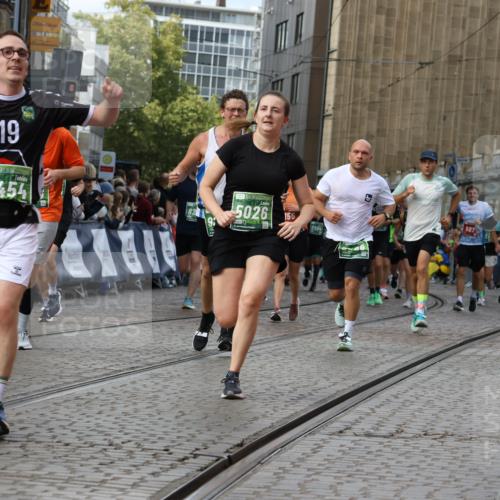 13.09.2026 - 21. swb-Marathon Bremen Strokosch-Dieckow http://msf.ph/oto/10368200 13.09.2026 13:35:55 Ziel 156, 532, 607, 2041, 2090, 2318, 2356, 3055, 3087, 3226, 3621, 3704, 3780, 4326, 5308, 5467, 5468, 5586, 5661, 6418, 6465, 6466, 6644, 6649, 7285, 7597, 7675, 7700, 8816, 9784, 9845, 9862, 9887, 9892, 13213, 563, 1072, 1867, 2931, 3026, 3224, 3291, 3454, 3489, 4016, 5259, 5276, 5816, 6874, 6982, 7043, 7256, 7804, 8227, 8275, 8488, 9076, 9226, 9243, 9497, 13179 meine-sportfotos.de
