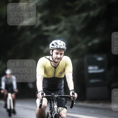 13.09.2026 - Stadtparktriathlon H.Heesch http://msf.ph/oto/10368206 13.09.2026 13:19:04 Radfahren 1212, 1237, 1243, 1326, 1338, 1438, 1442 meine-sportfotos.de
