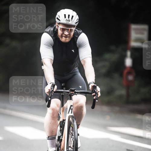 13.09.2026 - Stadtparktriathlon H.Heesch http://msf.ph/oto/10368212 13.09.2026 10:17:22 Radfahren 215, 241, 249, 292 meine-sportfotos.de
