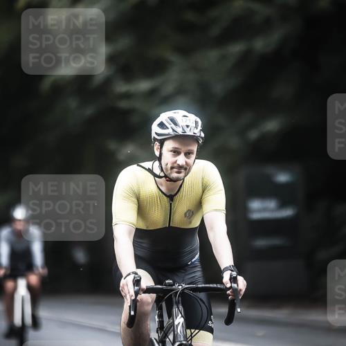 13.09.2026 - Stadtparktriathlon H.Heesch http://msf.ph/oto/10368213 13.09.2026 13:19:04 Radfahren 1212, 1237, 1243, 1326, 1338, 1438, 1442 meine-sportfotos.de