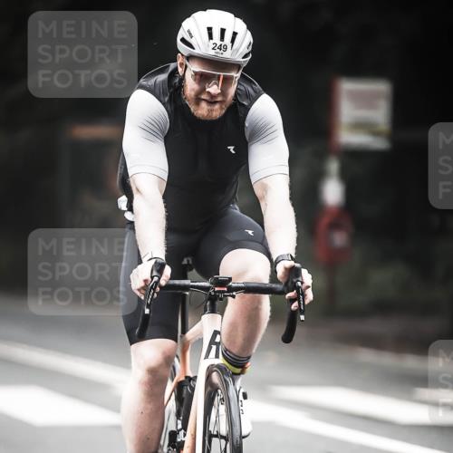 13.09.2026 - Stadtparktriathlon H.Heesch http://msf.ph/oto/10368221 13.09.2026 10:17:22 Radfahren 215, 241, 249, 292 meine-sportfotos.de