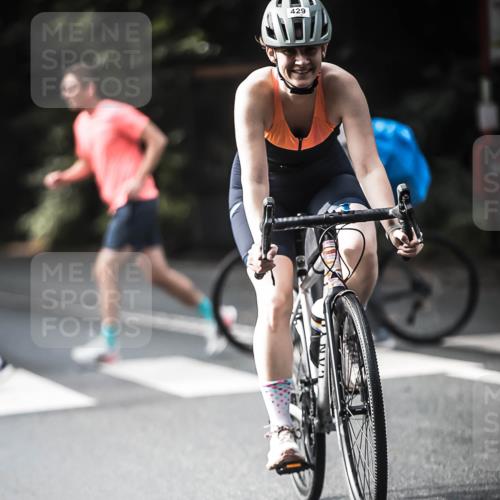 13.09.2026 - Stadtparktriathlon H.Heesch http://msf.ph/oto/10368223 13.09.2026 10:45:53 Radfahren 406, 429, 487, 543, 550 meine-sportfotos.de
