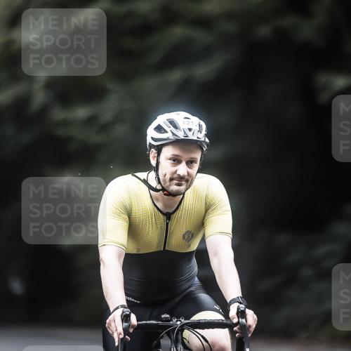 13.09.2026 - Stadtparktriathlon H.Heesch http://msf.ph/oto/10368233 13.09.2026 13:19:04 Radfahren 1212, 1237, 1243, 1326, 1338, 1438, 1442 meine-sportfotos.de