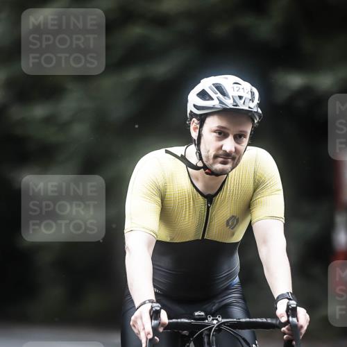13.09.2026 - Stadtparktriathlon H.Heesch http://msf.ph/oto/10368249 13.09.2026 13:19:04 Radfahren 1212, 1237, 1243, 1326, 1338, 1438, 1442 meine-sportfotos.de