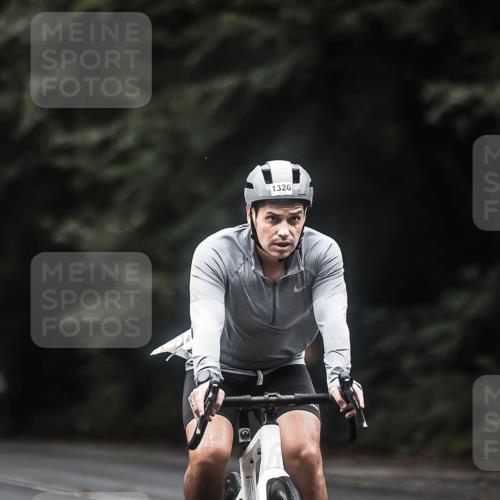 13.09.2026 - Stadtparktriathlon H.Heesch http://msf.ph/oto/10368265 13.09.2026 13:19:07 Radfahren 1212, 1229, 1237, 1326, 1338, 1438, 1471 meine-sportfotos.de