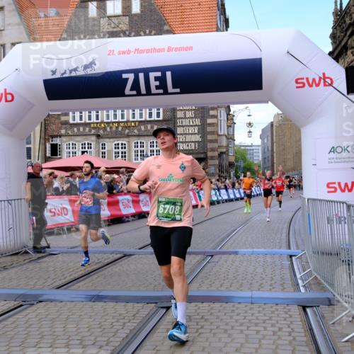 13.09.2026 - 21. swb-Marathon Bremen Tim E. http://msf.ph/oto/10368274 13.09.2026 13:05:18 Ziel 1336, 1822, 2297, 2646, 3196, 4729, 5674, 6708, 7538, 8054, 9306, 9495, 13187 meine-sportfotos.de