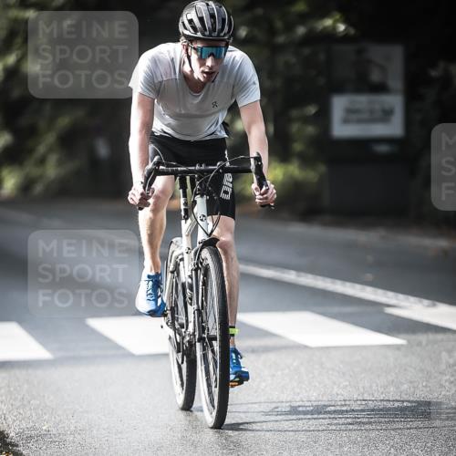 13.09.2026 - Stadtparktriathlon H.Heesch http://msf.ph/oto/10368306 13.09.2026 10:46:07 Radfahren 351, 361, 372, 432, 566, 571 meine-sportfotos.de