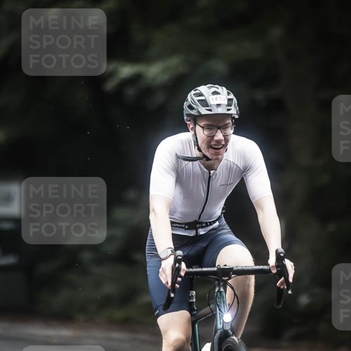 13.09.2026 - Stadtparktriathlon H.Heesch http://msf.ph/oto/10368364 13.09.2026 13:19:19 Radfahren 1388, 1439 meine-sportfotos.de