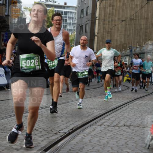 13.09.2026 - 21. swb-Marathon Bremen Strokosch-Dieckow http://msf.ph/oto/10368369 13.09.2026 13:35:56 Ziel 156, 532, 607, 2041, 2090, 2318, 2356, 3055, 3087, 3226, 3621, 3704, 3780, 4326, 5308, 5467, 5468, 5584, 5586, 5661, 6418, 6465, 6466, 6644, 6649, 7285, 7597, 7675, 7700, 8816, 9784, 9845, 9862, 9887, 9892, 13121, 13213, 563, 1072, 1867, 2339, 2931, 3026, 3224, 3291, 3489, 4016, 5259, 5276, 6874, 6982, 7043, 7256, 8227, 8275, 8488, 9076, 9226, 9243, 9497, 9564, 13179, 13238 meine-sportfotos.de