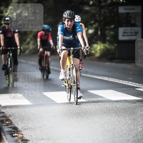 13.09.2026 - Stadtparktriathlon H.Heesch http://msf.ph/oto/10368371 13.09.2026 10:46:12 Radfahren 351, 372, 377, 381, 420, 432, 571 meine-sportfotos.de
