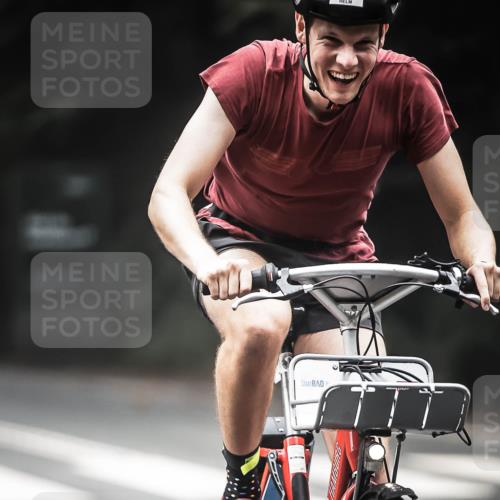 13.09.2026 - Stadtparktriathlon H.Heesch http://msf.ph/oto/10368375 13.09.2026 10:17:30 Radfahren 215, 228, 292, 317 meine-sportfotos.de