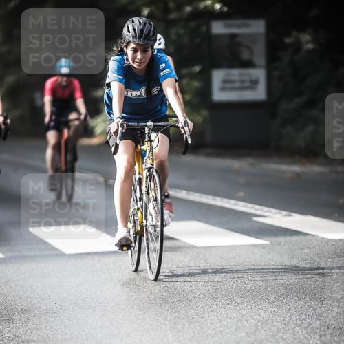 13.09.2026 - Stadtparktriathlon H.Heesch http://msf.ph/oto/10368385 13.09.2026 10:46:12 Radfahren 351, 372, 377, 381, 420, 432, 571 meine-sportfotos.de