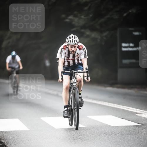 13.09.2026 - Stadtparktriathlon H.Heesch http://msf.ph/oto/10368388 13.09.2026 10:17:31 Radfahren 215, 228, 292, 317, 337 meine-sportfotos.de