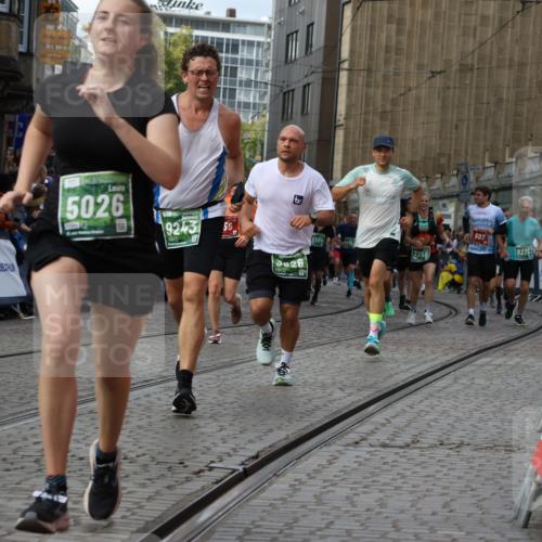 13.09.2026 - 21. swb-Marathon Bremen Strokosch-Dieckow http://msf.ph/oto/10368390 13.09.2026 13:35:56 Ziel 156, 532, 607, 2041, 2090, 2318, 2356, 3055, 3087, 3226, 3621, 3704, 3780, 4326, 5308, 5467, 5468, 5584, 5586, 5661, 6418, 6465, 6466, 6644, 6649, 7285, 7597, 7675, 7700, 8816, 9784, 9845, 9862, 9887, 9892, 13121, 13213, 563, 1072, 1867, 2339, 2931, 3026, 3224, 3291, 3489, 4016, 5259, 5276, 6874, 6982, 7043, 7256, 8227, 8275, 8488, 9076, 9226, 9243, 9497, 9564, 13179, 13238 meine-sportfotos.de