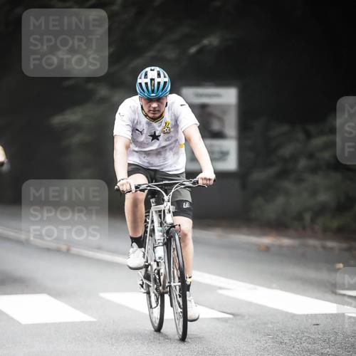 13.09.2026 - Stadtparktriathlon H.Heesch http://msf.ph/oto/10368428 13.09.2026 10:17:36 Radfahren 275, 317, 337 meine-sportfotos.de