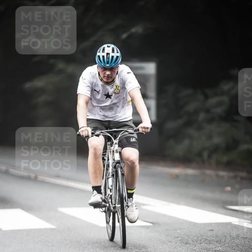 13.09.2026 - Stadtparktriathlon H.Heesch http://msf.ph/oto/10368432 13.09.2026 10:17:36 Radfahren 275, 317, 337 meine-sportfotos.de