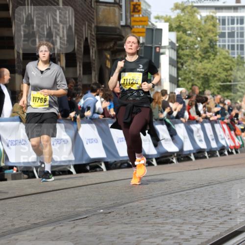 13.09.2026 - 21. swb-Marathon Bremen Strokosch-Dieckow http://msf.ph/oto/10368442 13.09.2026 11:00:38 Ziel 10144, 10677, 10801, 10810, 11016, 11045, 11126, 11129, 11547, 11587, 11588, 11589, 11623, 12105, 12106, 12190, 12291, 12352, 12394, 12530, 12531, 10263, 10306, 10367, 10368, 10857, 11055, 11162, 11247, 11343, 11475, 11556, 11797, 11804, 11819, 11959, 12006, 12397, 12430 meine-sportfotos.de