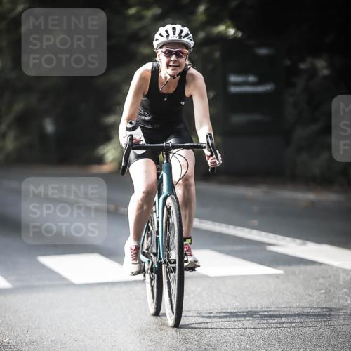 13.09.2026 - Stadtparktriathlon H.Heesch http://msf.ph/oto/10368443 13.09.2026 10:46:16 Radfahren 351, 372, 377, 381, 420, 432, 464 meine-sportfotos.de