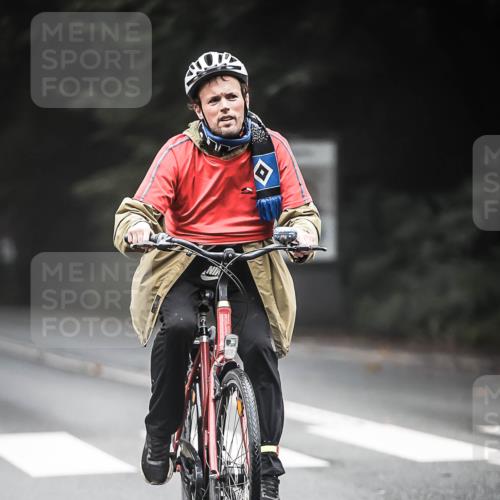 13.09.2026 - Stadtparktriathlon H.Heesch http://msf.ph/oto/10368468 13.09.2026 10:17:38 Radfahren 275, 317, 337 meine-sportfotos.de
