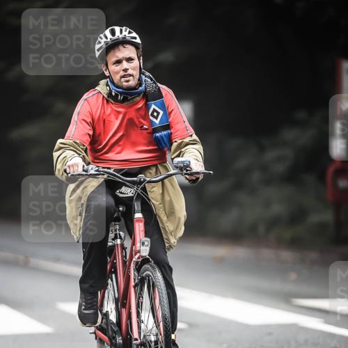 13.09.2026 - Stadtparktriathlon H.Heesch http://msf.ph/oto/10368479 13.09.2026 10:17:38 Radfahren 275, 317, 337 meine-sportfotos.de
