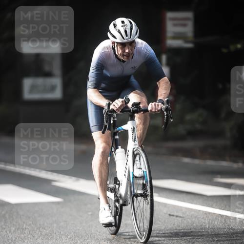 13.09.2026 - Stadtparktriathlon H.Heesch http://msf.ph/oto/10368612 13.09.2026 10:46:39 Radfahren 486 meine-sportfotos.de