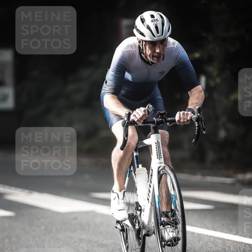13.09.2026 - Stadtparktriathlon H.Heesch http://msf.ph/oto/10368625 13.09.2026 10:46:39 Radfahren 486 meine-sportfotos.de