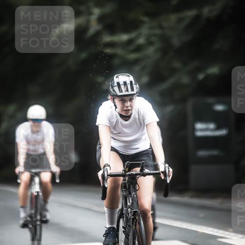 13.09.2026 - Stadtparktriathlon H.Heesch http://msf.ph/oto/10368634 13.09.2026 13:19:45 Radfahren 1348, 1373, 1409, 1425, 1448, 1458 meine-sportfotos.de