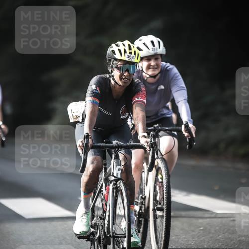 13.09.2026 - Stadtparktriathlon H.Heesch http://msf.ph/oto/10368640 13.09.2026 10:46:46 Radfahren 353, 358, 382, 392, 410 meine-sportfotos.de