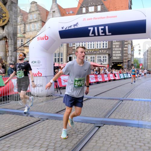 13.09.2026 - 21. swb-Marathon Bremen Tim E. http://msf.ph/oto/10368644 13.09.2026 13:05:40 Ziel 439, 3271, 3365, 4025, 5092, 7102, 7141, 9273 meine-sportfotos.de