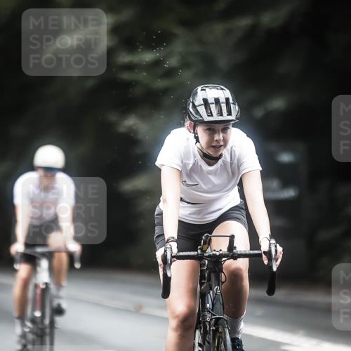 13.09.2026 - Stadtparktriathlon H.Heesch http://msf.ph/oto/10368645 13.09.2026 13:19:46 Radfahren 1348, 1373, 1409, 1425, 1448, 1458 meine-sportfotos.de