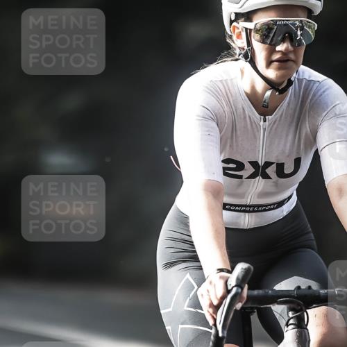 13.09.2026 - Stadtparktriathlon H.Heesch http://msf.ph/oto/10368700 13.09.2026 10:46:48 Radfahren 353, 358, 382, 392, 394, 410 meine-sportfotos.de