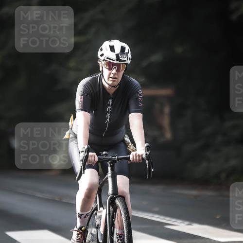 13.09.2026 - Stadtparktriathlon H.Heesch http://msf.ph/oto/10368708 13.09.2026 10:46:49 Radfahren 353, 358, 382, 392, 394, 410 meine-sportfotos.de