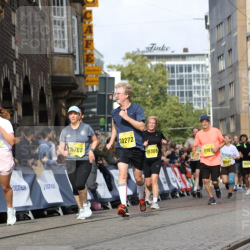 13.09.2026 - 21. swb-Marathon Bremen Strokosch-Dieckow http://msf.ph/oto/10368713 13.09.2026 11:00:43 Ziel 10144, 10369, 10677, 10801, 10810, 11016, 11045, 11126, 11129, 11547, 11623, 11769, 12018, 12105, 12106, 12190, 12291, 12394, 12530, 12531, 10093, 10367, 10368, 10753, 10857, 11055, 11247, 11359, 11540, 11728, 11797, 11804, 11819, 11959, 12006, 12116, 12397, 12428 meine-sportfotos.de