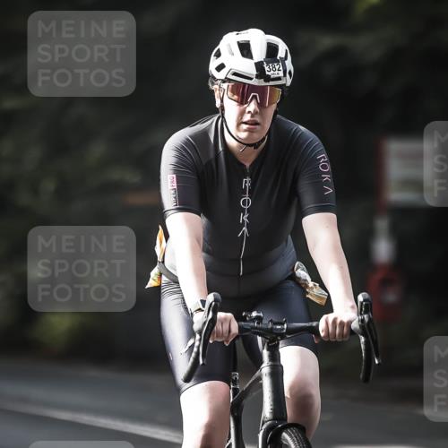13.09.2026 - Stadtparktriathlon H.Heesch http://msf.ph/oto/10368739 13.09.2026 10:46:49 Radfahren 353, 358, 382, 392, 394, 410 meine-sportfotos.de