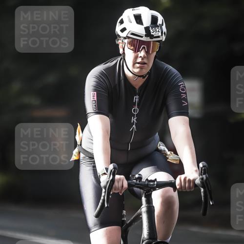 13.09.2026 - Stadtparktriathlon H.Heesch http://msf.ph/oto/10368744 13.09.2026 10:46:49 Radfahren 353, 358, 382, 392, 394, 410 meine-sportfotos.de