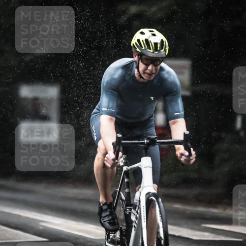 13.09.2026 - Stadtparktriathlon H.Heesch http://msf.ph/oto/10368747 13.09.2026 12:03:55 Radfahren 833, 865, 873, 958, 1008, 1030, 1053 meine-sportfotos.de