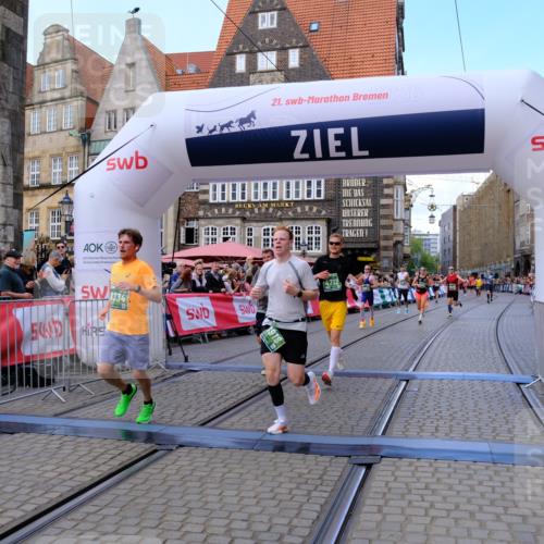 13.09.2026 - 21. swb-Marathon Bremen Tim E. http://msf.ph/oto/10368790 13.09.2026 13:06:20 Ziel 681, 3297, 3466, 4614, 4712, 5803, 6058, 6686, 7336, 7399, 8334, 8670, 8877, 8983, 9429, 9918 meine-sportfotos.de