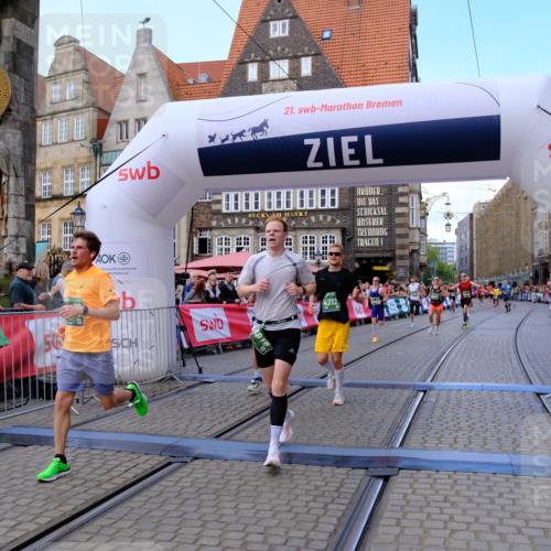 13.09.2026 - 21. swb-Marathon Bremen Tim E. http://msf.ph/oto/10368809 13.09.2026 13:06:21 Ziel 681, 3297, 3466, 4614, 4712, 5803, 6058, 6686, 7336, 7399, 8334, 8670, 8877, 8983, 9429, 9918 meine-sportfotos.de