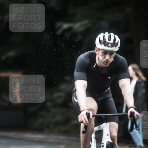 13.09.2026 - Stadtparktriathlon H.Heesch http://msf.ph/oto/10368817 13.09.2026 13:20:06 Radfahren 1339, 1340, 1352, 1507 meine-sportfotos.de