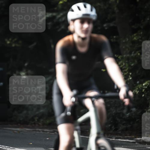 13.09.2026 - Stadtparktriathlon H.Heesch http://msf.ph/oto/10368842 13.09.2026 10:46:59 Radfahren 394, 443, 468, 520, 533, 572 meine-sportfotos.de