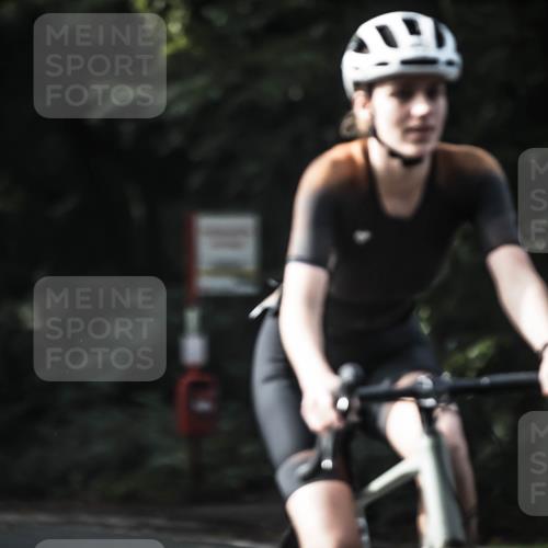13.09.2026 - Stadtparktriathlon H.Heesch http://msf.ph/oto/10368848 13.09.2026 10:46:59 Radfahren 394, 443, 468, 520, 533, 572 meine-sportfotos.de