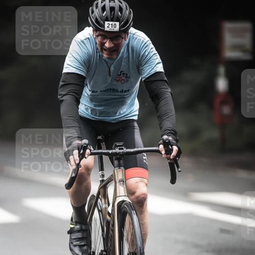 13.09.2026 - Stadtparktriathlon H.Heesch http://msf.ph/oto/10368864 13.09.2026 10:18:14 Radfahren 210, 261, 311, 459, 463 meine-sportfotos.de