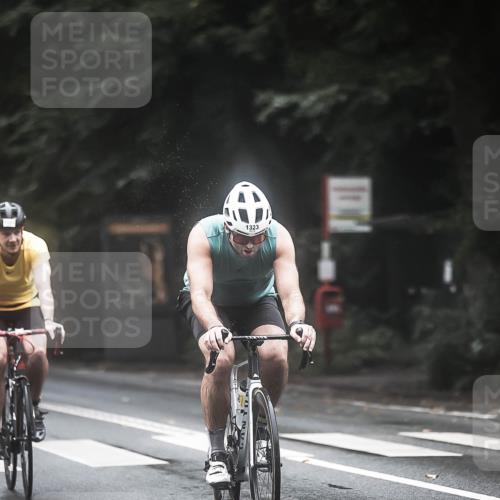 13.09.2026 - Stadtparktriathlon H.Heesch http://msf.ph/oto/10368872 13.09.2026 13:20:35 Radfahren 1293, 1322, 1323, 1333, 1401, 1430, 1467, 1505 meine-sportfotos.de