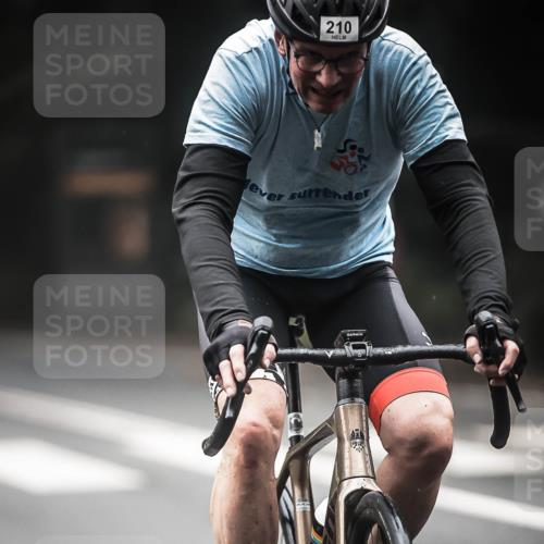 13.09.2026 - Stadtparktriathlon H.Heesch http://msf.ph/oto/10368877 13.09.2026 10:18:14 Radfahren 210, 261, 311, 459, 463 meine-sportfotos.de