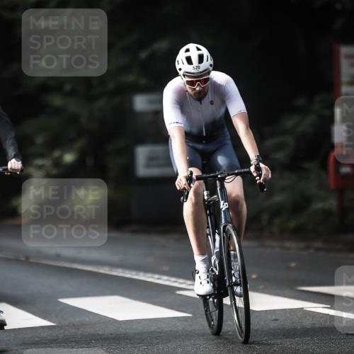 13.09.2026 - Stadtparktriathlon H.Heesch http://msf.ph/oto/10368885 13.09.2026 10:47:04 Radfahren 430, 443, 473, 520, 572 meine-sportfotos.de